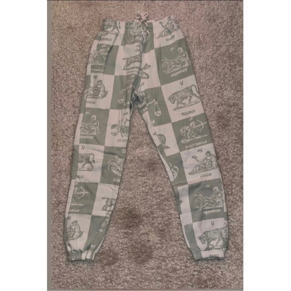 URBAN OUTFITTERS zodiac sweatpants